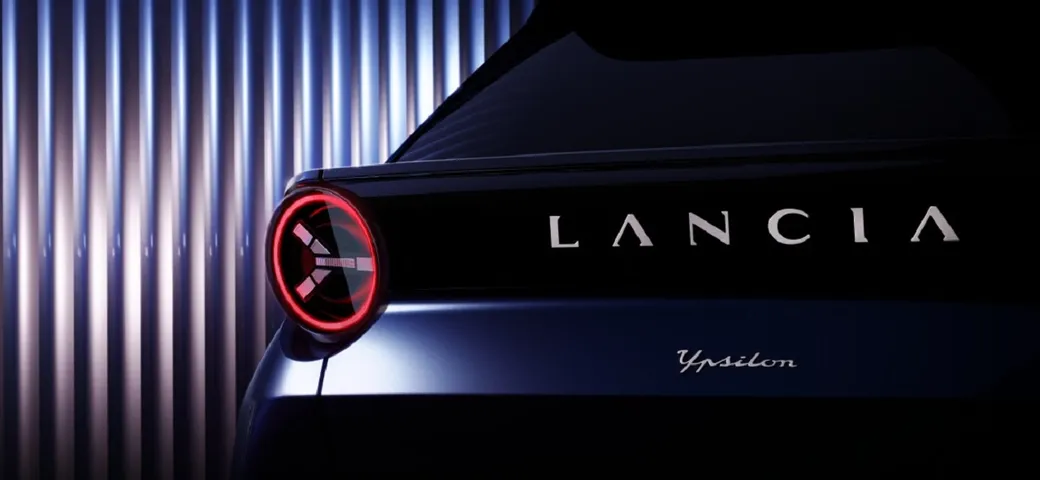Nuova Lancia Ypsilon: svelato il posteriore nella nuova immagine teaser