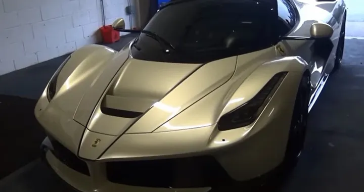 Auto dei vip: la Ferrari LaFerrari Aperta di Gordon Ramsay