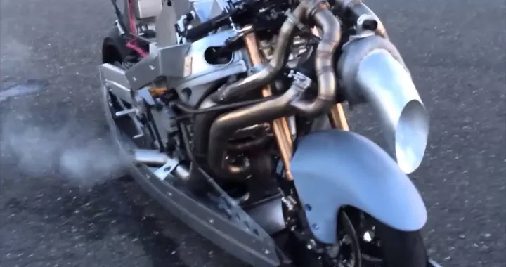 Team Classic Suzuki - Spa Bikers' Classic Documentary with Guy Martin and Pete Boast