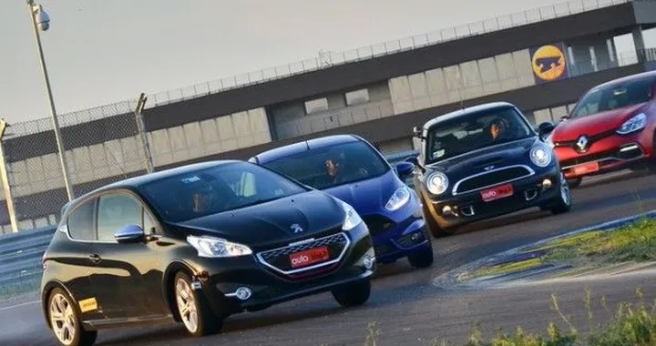 Quattro auto Segmento B il Video confronto: Ford Fiesta St, Mini Cooper S, Peugeot 208 GTi e Renault Clio RS.