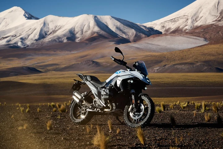 Nuova BMW R 1300 GS: un salto qualitativo nel mondo delle moto [FOTO]