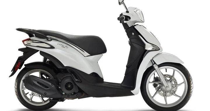 Piaggio Liberty 125 2025: design rinnovato e tecnologia avanzata per la mobilità urbana