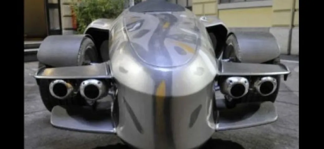 Tramontana R: un esemplare unico da 2 milioni di Euro decorato dall'artista Fernando Leal Audirac