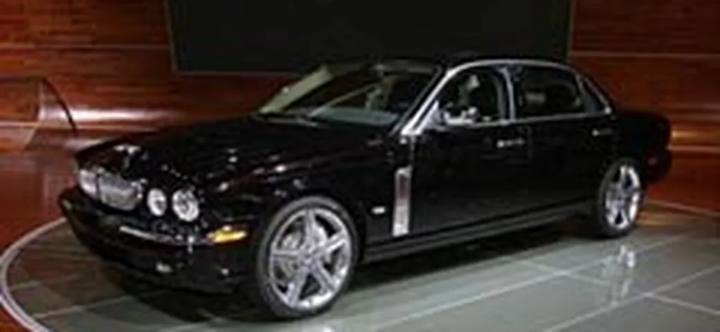 Jaguar Super V8 Portfolio