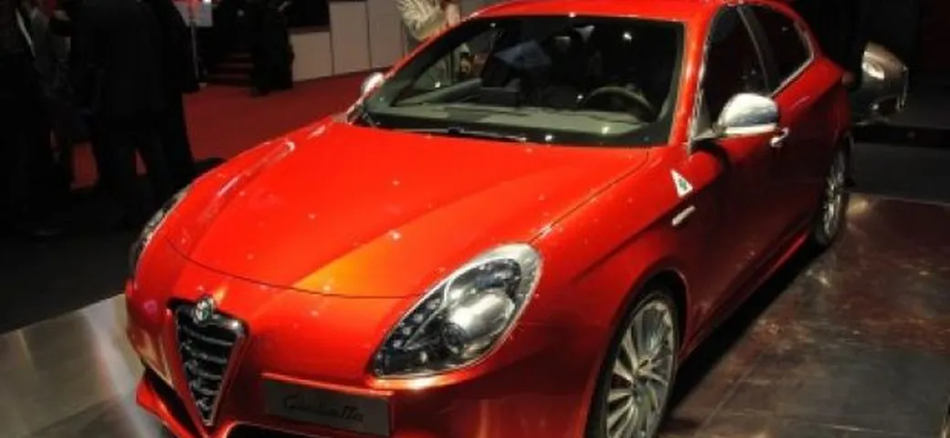 Alfa Romeo Giulietta: la variante ibrida con l'aiuto di Chrysler