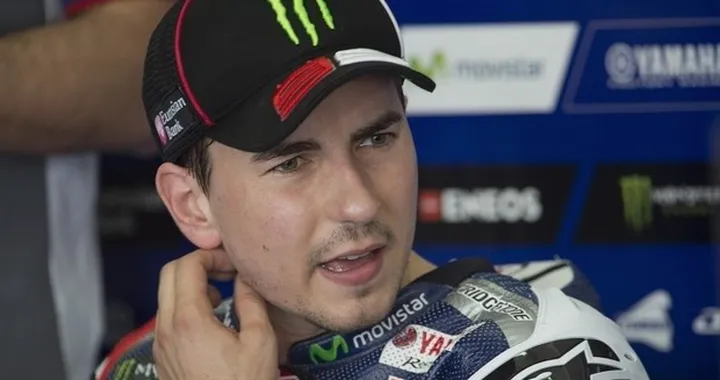 Lorenzo "non capisce" perché Rossi è più veloce