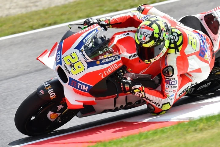 Diretta MotoGP Mugello 2016: LIVE del GP d’Italia. 1° Iannone su Lorenzo, 6° Rossi nelle FP2