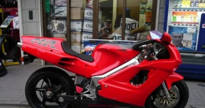 Honda NR750, la moto più tecnologica di sempre