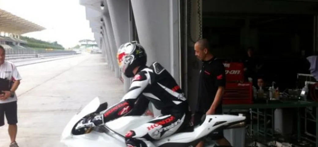 MotoGP: Jonathan Rea e Kosuke Akiyoshi concludono il primo giorno di test a Sepang