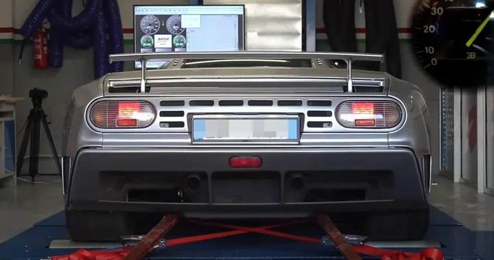 Come suona la Bugatti EB110 al banco prova e su strada [Video]