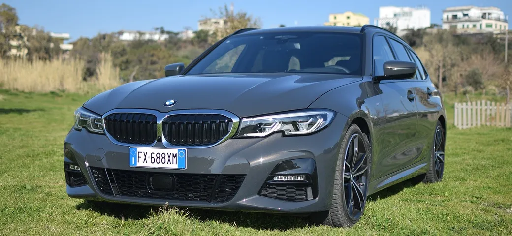 BMW 330i Touring M Sport, la prova su strada