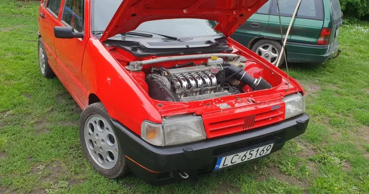 Una vera bara con le ruote, Fiat Uno Turbo col V6 Busso: unica