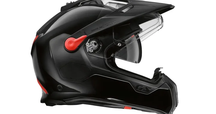 BMW Motorrad rivoluziona i caschi con il GS Rallye Carbon e ConnectedRide COM P1 GS