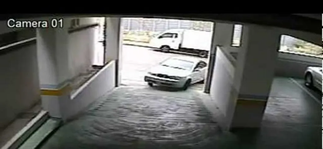 Rubrica auto Epic Fail: tre incidenti in meno di un minuto