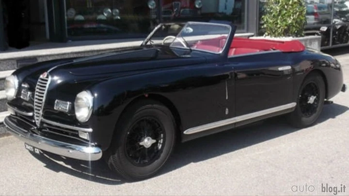 Un'Alfa Romeo 6C 2500 SS Cabriolet è in vendita a 700 mila euro