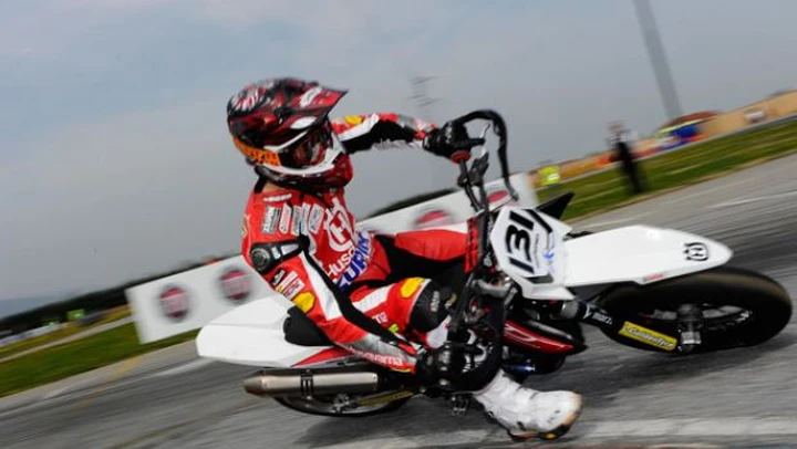 Off Road School: corso di supermotard il 16 maggio a Chignolo pò