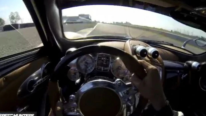 Pagani Huayra: il giro in pista è ripreso dall'abitacolo