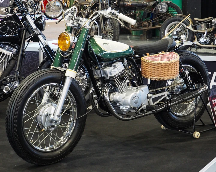 Rainette: la Brat Tracker su base Honda CM125 firmata Atelier Ewok