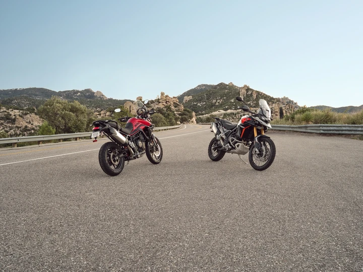 Triumph Tiger 900 2024: debutta la versione aggiornata dell’adventure di media cilindrata [FOTO]