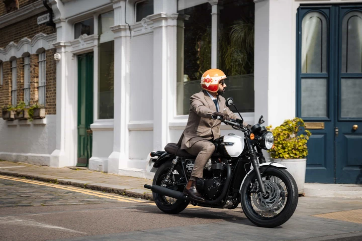 Triumph: ecco la Bonneville T120 Black Distinguished Gentleman's Ride Limited Edition