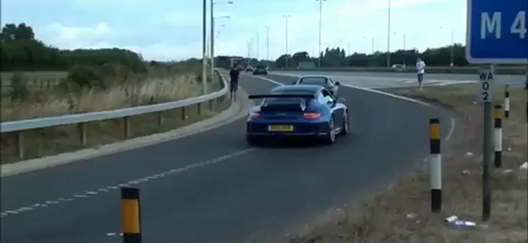 Sei minuti e mezzo di puro sound di supercar