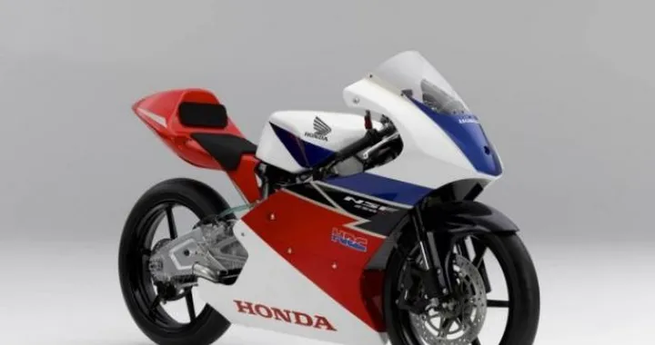 CIV: La Honda NSF250R in pista a Misano nella Classe Moto3