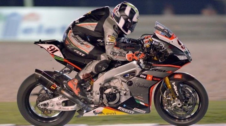 SBK Qatar 2015: Haslam regola Davies in Gara-2