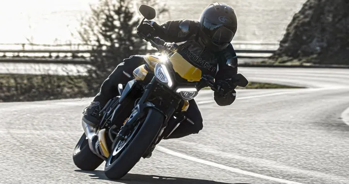 Triumph Best of British Tour 2025: 12 moto, 11 tappe e test Ride gratis in tutta Italia