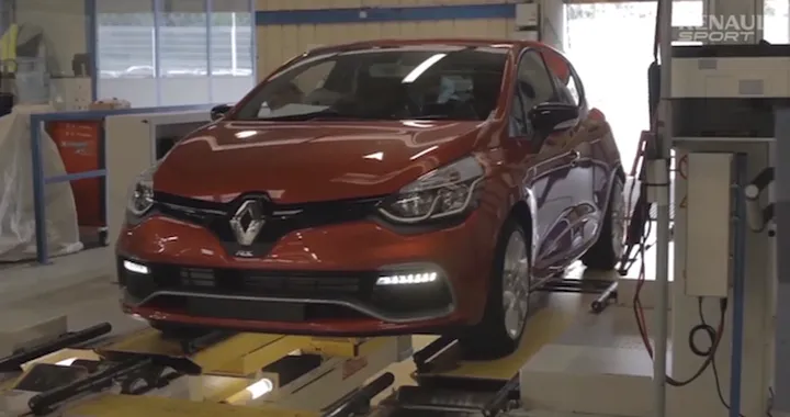 Renault Clio RS 200 EDC: la produzione [Video]