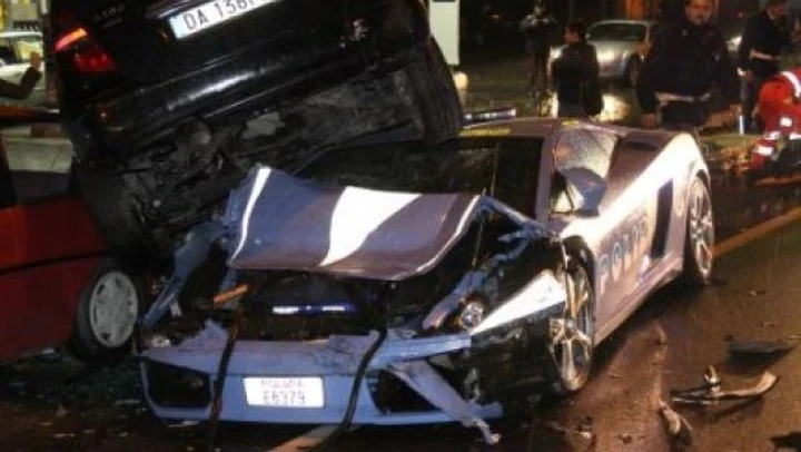 Lamborghini: distrutta in un incidente stradale la Gallardo della Polizia