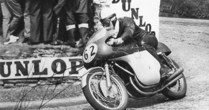 John Surtees l’insuperabile, l’unico iridato nel Motomondiale e in Formula 1