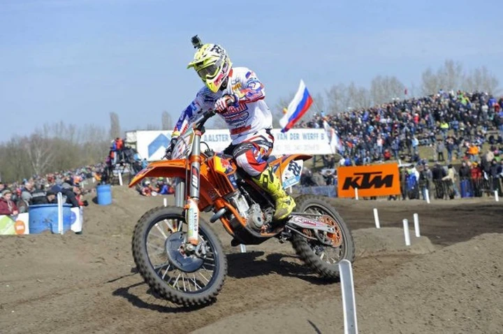 Mondiale Motocross 2013: Tony Cairoli segna la sua quarta vittoria consecutiva nel GP d'Olanda