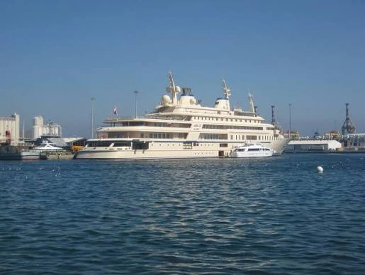 Al Said in Mediterraneo, il superyacht della famiglia reale dell'Oman sorprende tutti