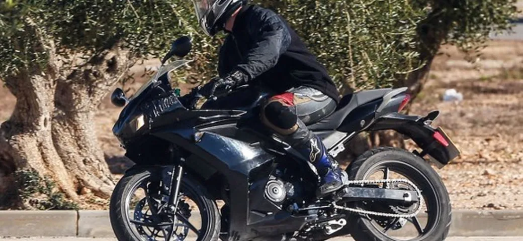 Triumph Daytona 250: prime foto spia
