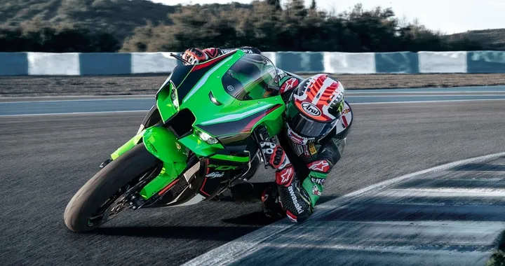 Kawasaki Ninja ZX-10R e Ninja ZX-10RR 2021: svelati i prezzi