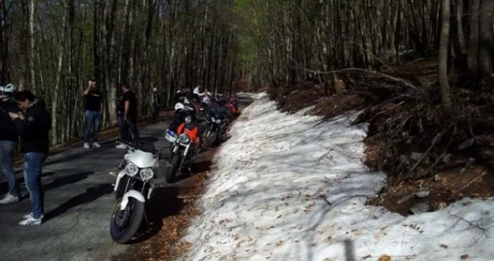 Foto del giorno: in moto sul Pollino
