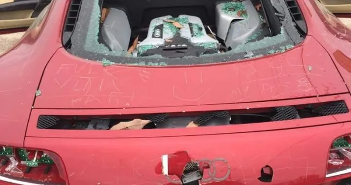 Moglie tradita distrugge l'Audi R8 del marito