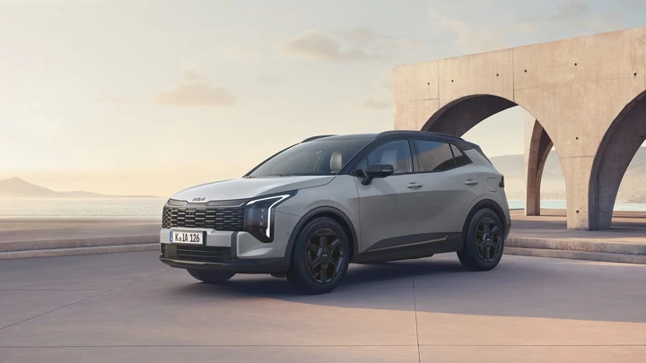 Nuova Kia Sportage Black Edition: più stile e motore Full Hybrid da 239 CV