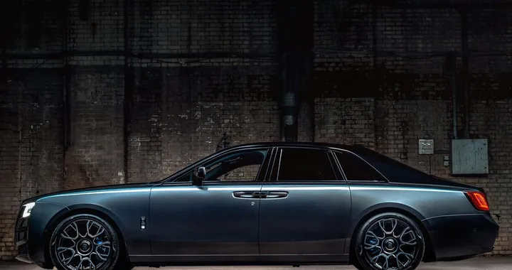 Rolls-Royce Ghost Black Badge: l'eleganza del nero