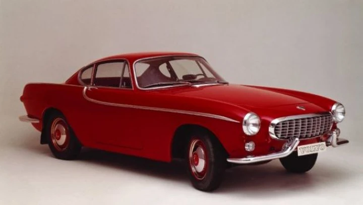 Volvo: la P1800 compie 50 anni