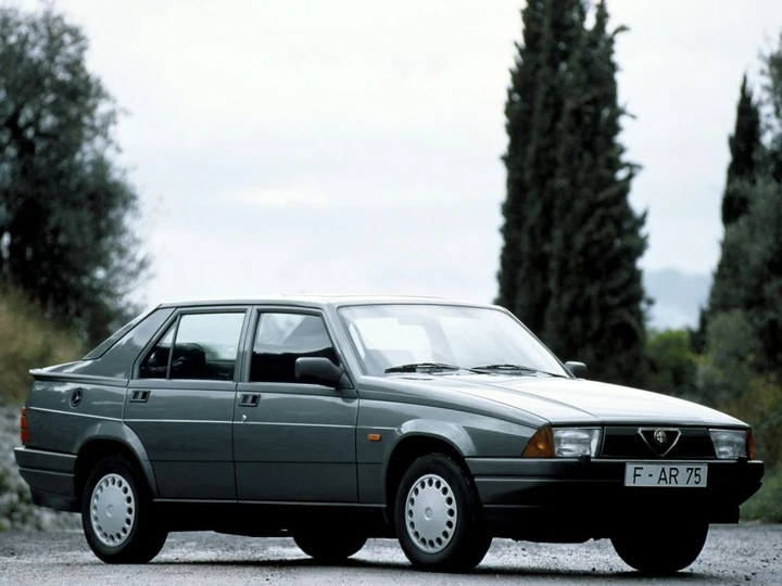 Alfa Romeo 75: trent'anni in 5 immagini