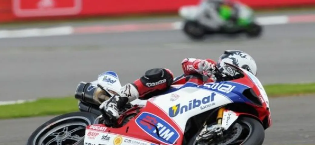 SBK, Mosca: Checa strappa la Tissot Superpole, battuti Sykes e Laverty