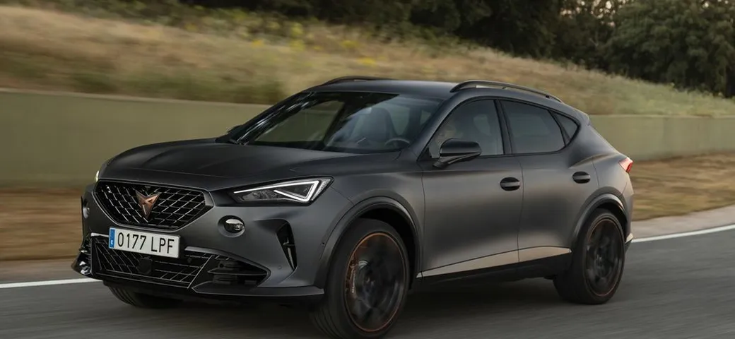 Cupra Formentor VZ5 e Cupra Born: protagoniste al Cupra Garage Milano in occasione di Eicma 2021