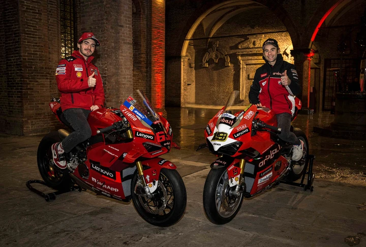 Ducati Panigale V4 2022 World Champion Replica