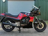 Kawasaki GPZ900R Top Gun: la leggenda su due ruote all’asta a Silverstone