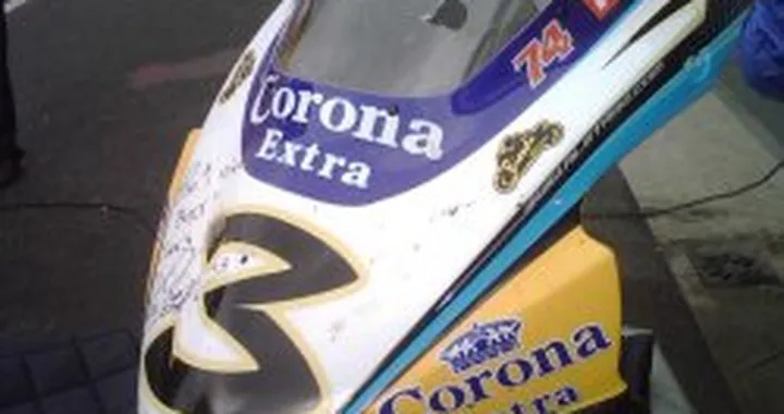 Max Biaggi: cupolino e carena fuori uso!