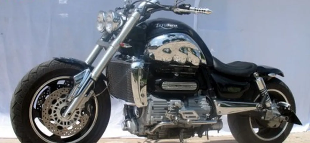 Triumph Rocket III Special, Il Bisonte!