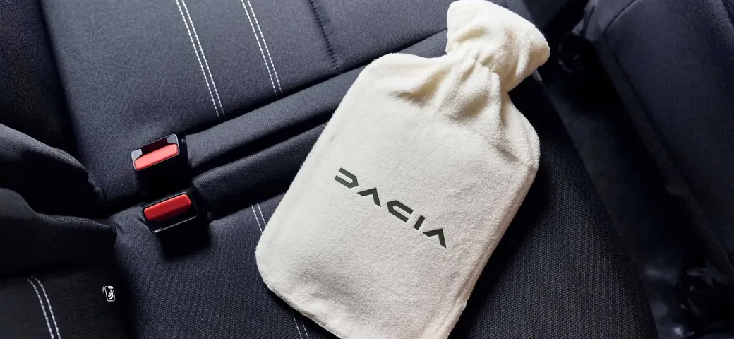 Dacia: borse d'acqua calda in regalo ai clienti