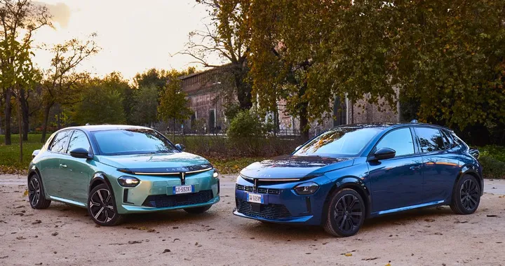 Lancia Ypsilon, l'elettrica aumenta l'autonomia e l'ibrida la potenza