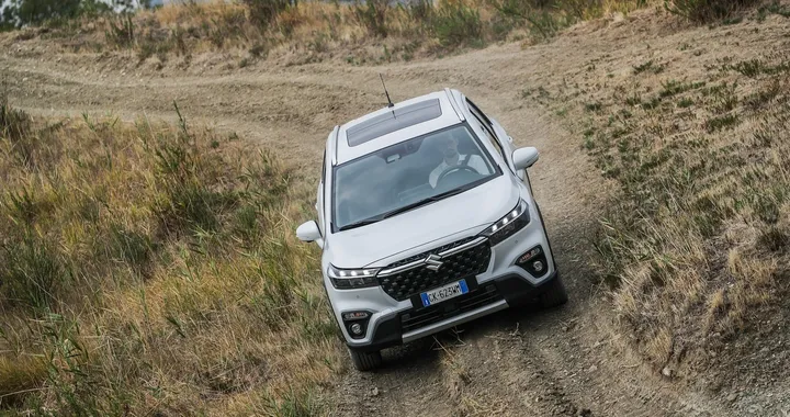 Suzuki S-Cross Hybrid 140V: il video ufficiale